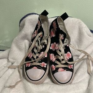 Hot Topic Axolotl Shoes Size 7 High Tops